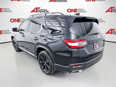 Used 2025 Honda Pilot Black Edition image 5
