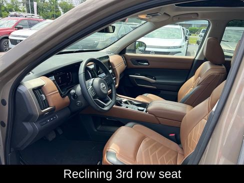 Certified 2024 Nissan Pathfinder Platinum w/ Lighting Package (N93) AWD/4WD image 30
