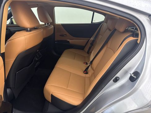 Used 2024 Lexus ES 350 w/ Premium Package FWD image 12