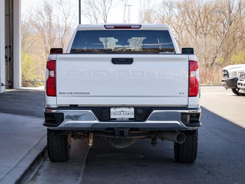 Used 2024 Chevrolet Silverado 2500 LT w/ Convenience Package image 4
