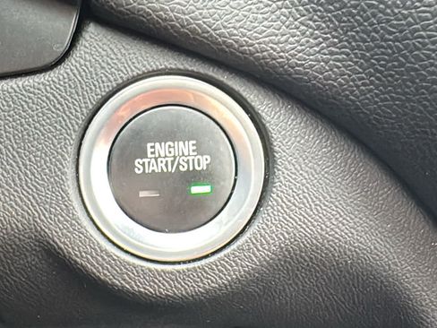 Used 2020 Chevrolet Equinox LT AWD/4WD image 18