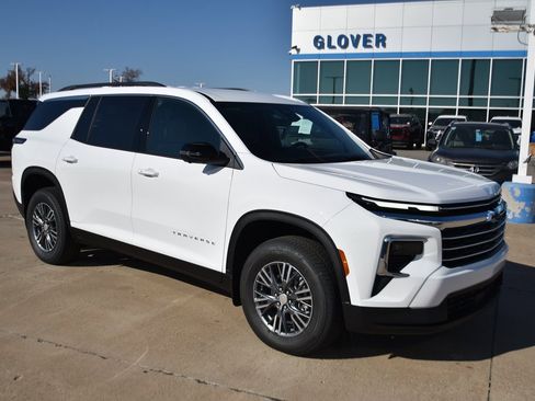 New 2026 Chevrolet Traverse LT w/ Driver Confidence Package image 1