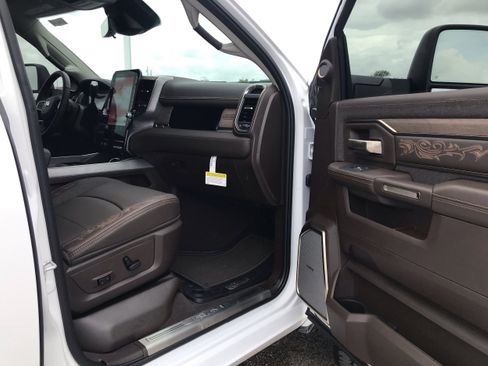 New 2025 RAM 2500 Limited image 14