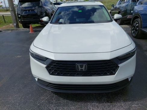 Used 2023 Honda Accord EX image 3
