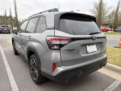 Used 2025 Subaru Forester Limited image 4