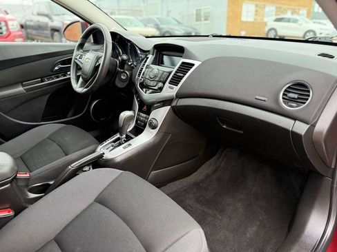 Used 2016 Chevrolet Cruze LT w/ Sun And Sound Package FWD image 28