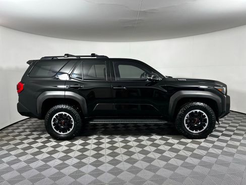 Used 2025 Toyota 4Runner TRD Off-Road Premium AWD/4WD image 4