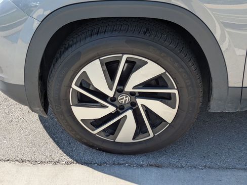 Used 2024 Volkswagen Atlas SE AWD/4WD image 14