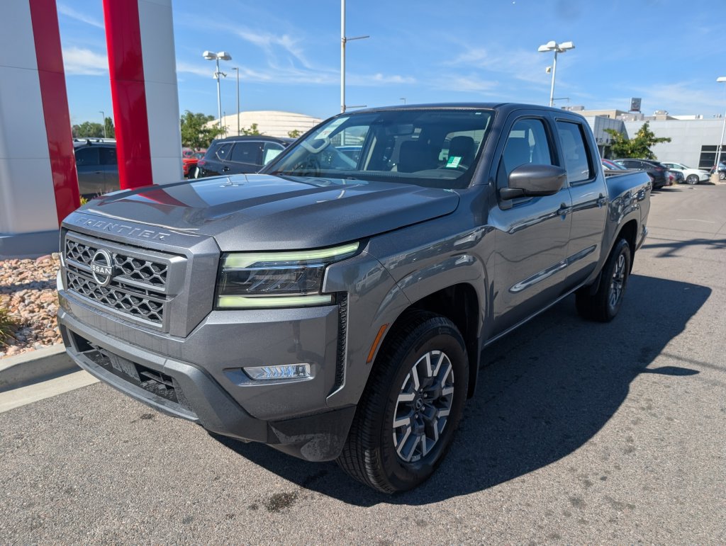 Used 2024 Nissan Frontier SL AWD/4WD image 3