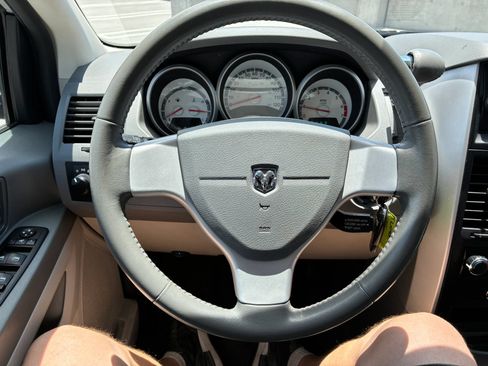 Used 2010 Dodge Grand Caravan Hero w/ Popular Equipment Group FWD image 46