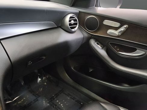 Used 2019 Mercedes-Benz C 300 4MATIC Sedan image 19