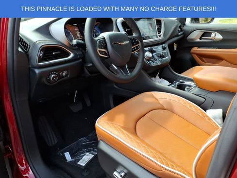New 2026 Chrysler Pacifica Pinnacle image 14