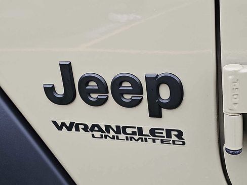 Used 2022 Jeep Wrangler Unlimited Sport w/ Sun And Sound Package image 31