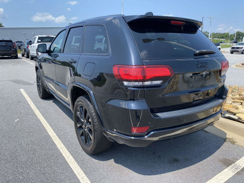 Used 2021 Jeep Grand Cherokee Laredo X RWD image 5