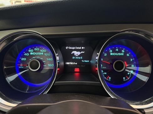 Used 2013 Ford Mustang GT Premium RWD image 36