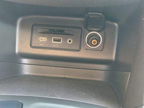 Used 2024 Chevrolet Equinox RS w/ RS Leather Package FWD image 27