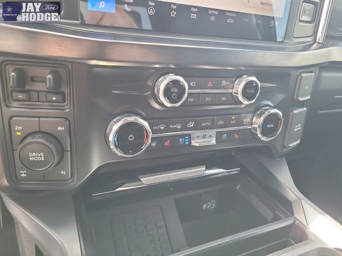 New 2025 Ford F250 Lariat w/ Lariat Ultimate Package image 24