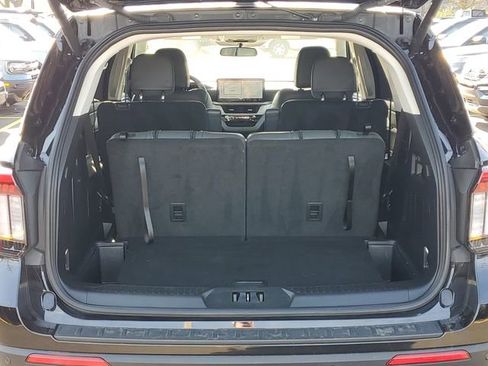 Certified 2025 Ford Explorer Active w/ Active Comfort Package AWD/4WD image 8