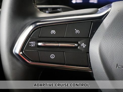 Used 2026 Chevrolet Traverse LT w/ Driver Confidence Package AWD/4WD image 4