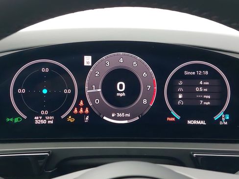 Used 2025 Porsche Cayenne image 21