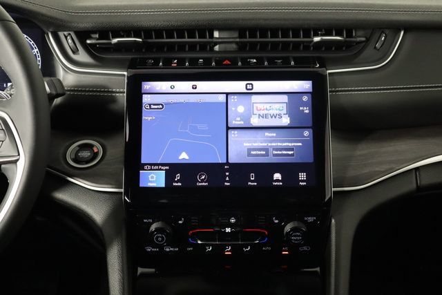 Used 2023 Jeep Grand Cherokee Limited w/ Black Appearance Package RWD image 28