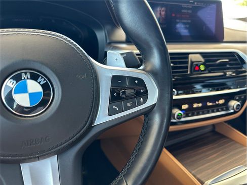 Used 2020 BMW M550i xDrive w/ Executive Package AWD/4WD image 30