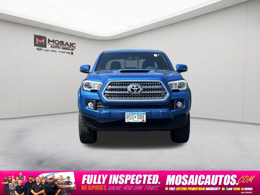 Used 2017 Toyota Tacoma TRD Sport w/ Tow Package RWD image 2