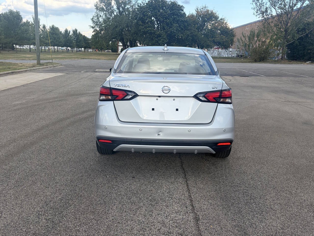 Used 2021 Nissan Versa SV FWD image 11