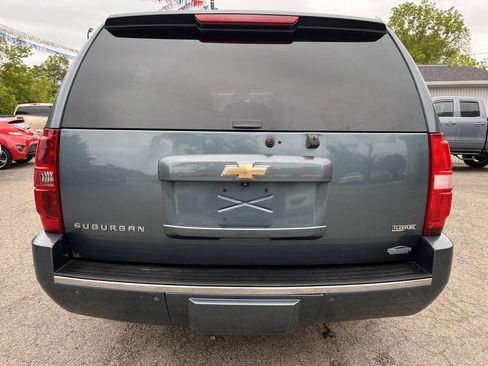Used 2009 Chevrolet Suburban LTZ image 5