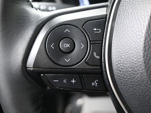Used 2025 Toyota Corolla XLE FWD image 17