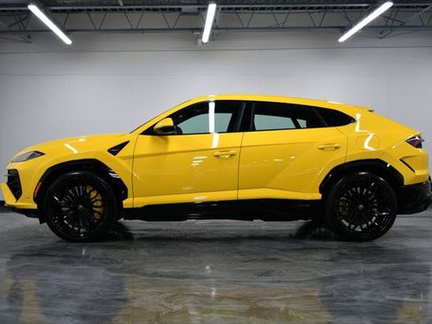 Used 2025 Lamborghini Urus SE AWD/4WD image 5