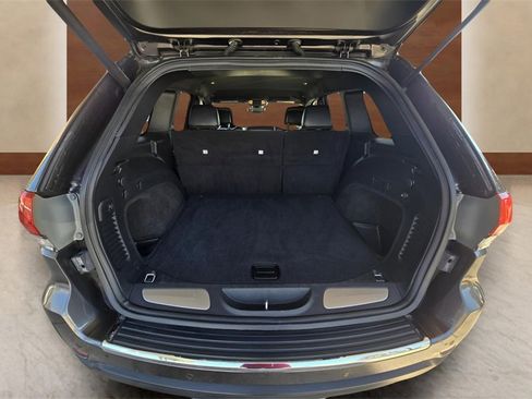 Used 2019 Jeep Grand Cherokee Limited image 29
