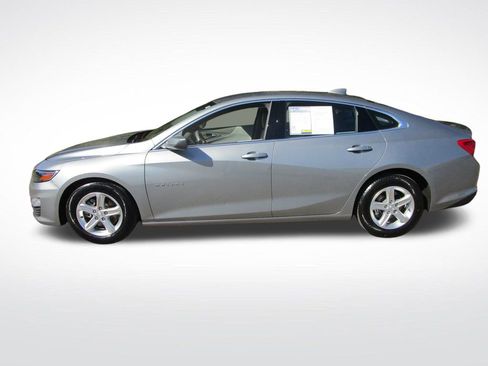 Used 2024 Chevrolet Malibu LT image 2