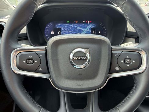Certified 2025 Volvo XC40 B5 Plus AWD/4WD image 13