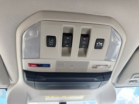 Used 2021 Subaru Ascent Limited w/ Technology Package AWD/4WD image 36