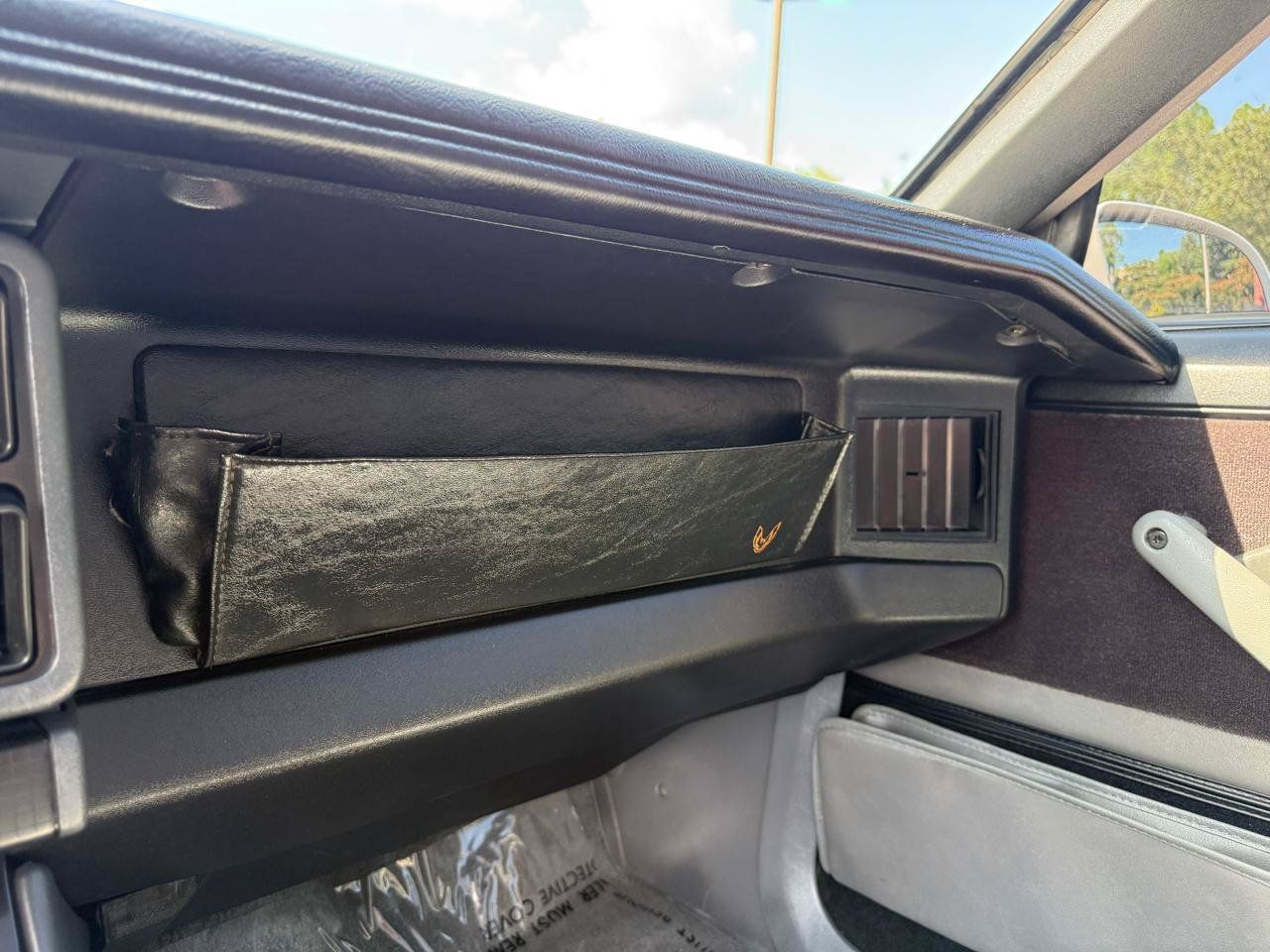 Used 1991 Pontiac Firebird Trans Am RWD image 18