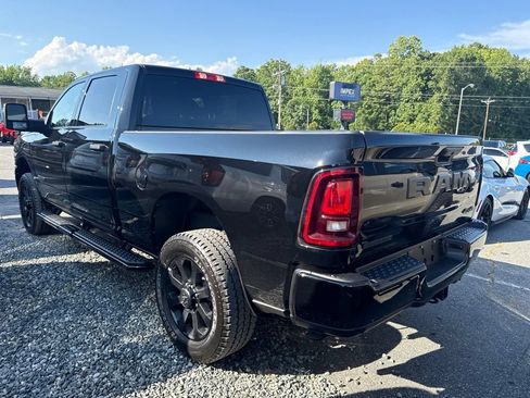 Used 2025 RAM 2500 Big Horn AWD/4WD image 4