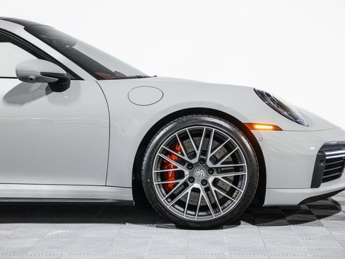 Used 2022 Porsche 911 Turbo image 3