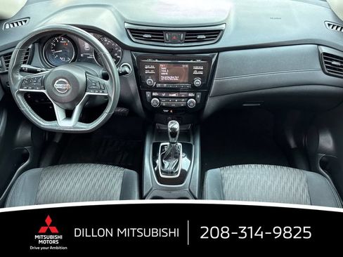 Used 2017 Nissan Rogue SV AWD/4WD image 13