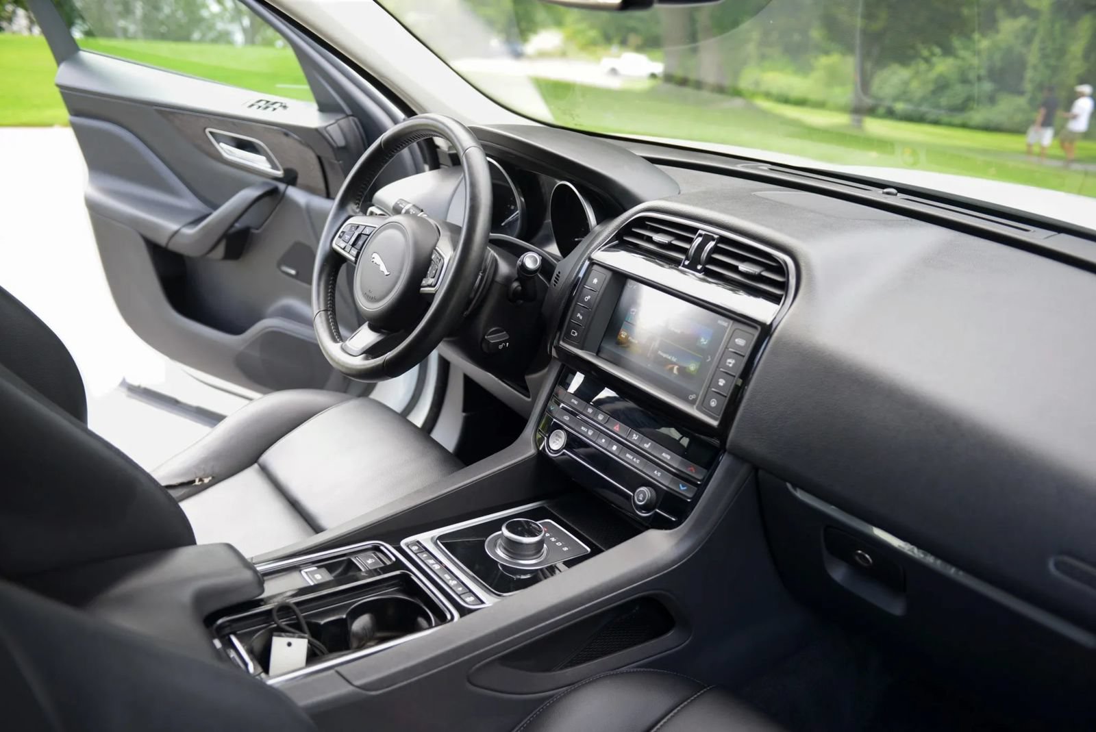 Used 2018 Jaguar F-PACE Premium AWD/4WD image 62