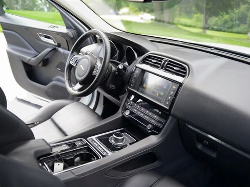Used 2018 Jaguar F-PACE Premium AWD/4WD image 62