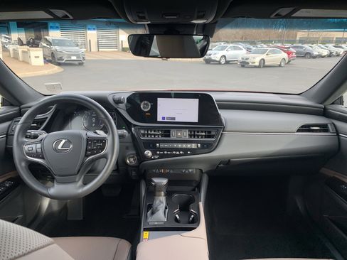 Certified 2025 Lexus ES 350 w/ Premium Package image 30