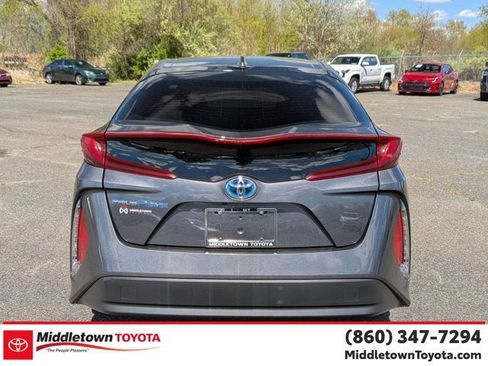 Used 2018 Toyota Prius Prime Plus w/ Carpet Mat Package FWD image 4