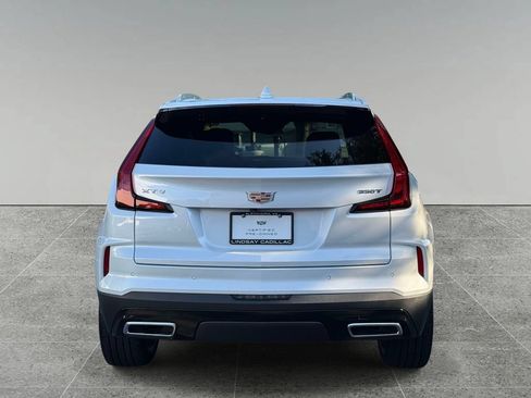 Used 2025 Cadillac XT4 Premium Luxury FWD image 11