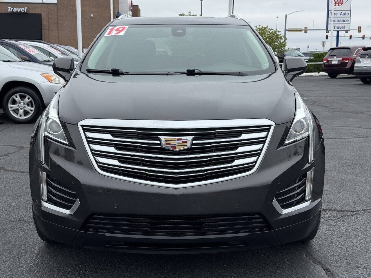 Used 2019 Cadillac XT5 Luxury FWD image 2