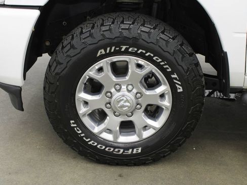 Used 2024 RAM 2500 Laramie AWD/4WD image 30