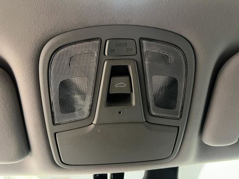 Used 2016 Kia Cadenza Premium image 48