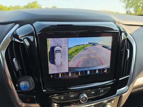 Used 2021 Chevrolet Traverse High Country AWD/4WD image 9