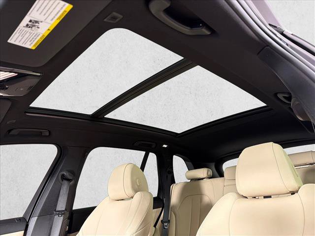 Used 2021 BMW X5 sDrive40i w/ Premium Package RWD image 2
