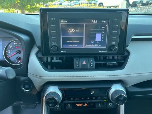 Used 2021 Toyota RAV4 XLE Premium AWD/4WD image 19